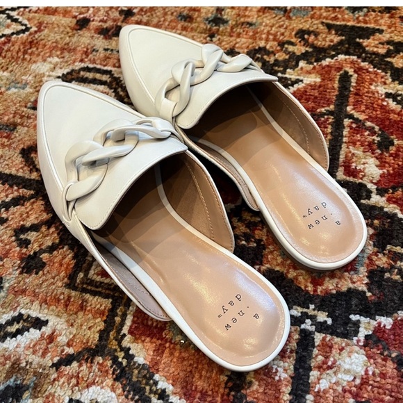 NWOT Women's Amber Slip-On Mule Flats - A New Day™ Black 8 - Picture 4 of 4